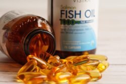 VISTRA Salmon Fish Oil 1000mg Plus Vitamin E Capsule