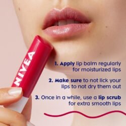 07f030b99cd9732e551af37b745b29d9.jpg NIVEA STRAWBERRY Fruity Shine Moisture Lip Care Balm Nsfs