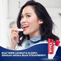 802b4a847ee63a15884513bd9f15156c.jpg NIVEA Strawberry / Cilek Fruity Shine Moisture Lip Care Balm (Nsfs)