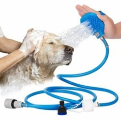 94a7e33d8b89393d57b06c3fc42f85e5.jpg This multi functional pet bathing tool combines spray header and brush, convenient for bathing and massaging your pet With an adjustable strap, is suitable for all size hands and can attach to your hand securely Perfect water pressure and the soft brush w