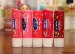 b22659992f5e5443a5e53c515ad273a3.jpg NIVEA Strawberry / Cilek Fruity Shine Moisture Lip Care Balm (Nsfs)