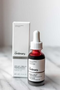 Made in CANADA The ORDINARY AHA 30% + BHA 2% Peeling Solution