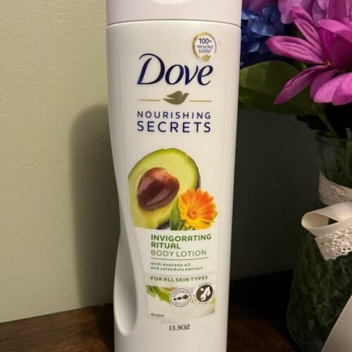 fc0557c084c0694a0b617ee2d9170341-1.jpg Nourishing Secrets DOVE Invigorating dacl Ritual Body Lotion 400 ML Avocado Oil and Calendula Extract